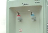 家用台式饮水机漏水问题的解决方法（有效应对台式饮水机漏水）