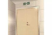 防烟楼梯间的门选择与特点（采用什么门材料可以有效防止烟雾扩散）