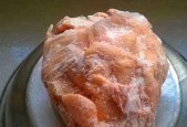 如何使用冰箱最快解冻肉类食品？（快速解冻肉类食品的关键方法和技巧）