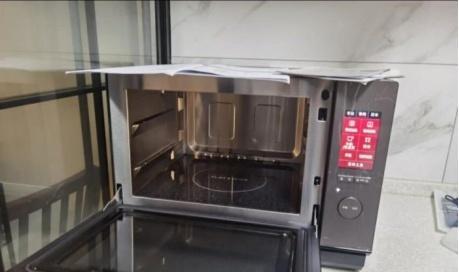 微波炉能否当作烤箱使用（探究微波炉在烤箱功能上的优劣势）  第1张