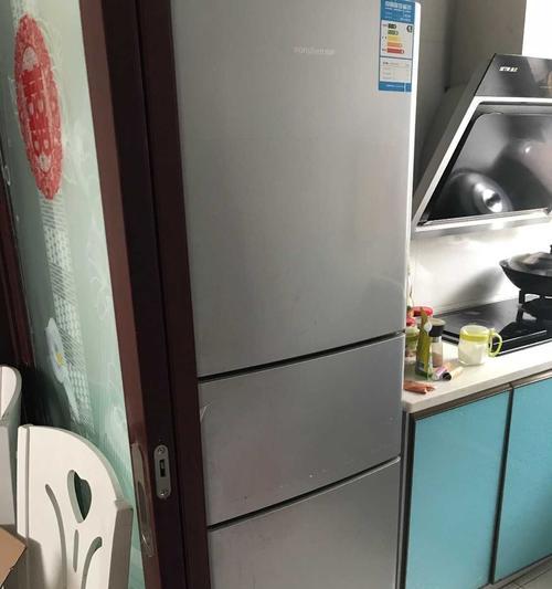 冰箱底部漏水的原因及解决方法（解决冰箱底部漏水问题）  第1张