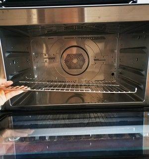烤箱进水了怎么办（应急处理和预防措施）  第1张
