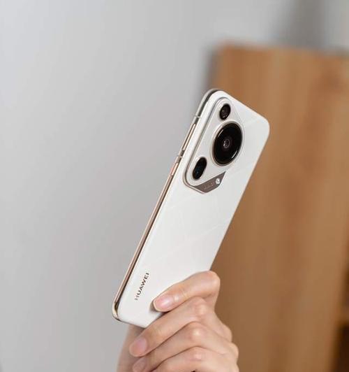 第一个翻转摄像头手机是什么品牌？它的功能特点有哪些？  第1张