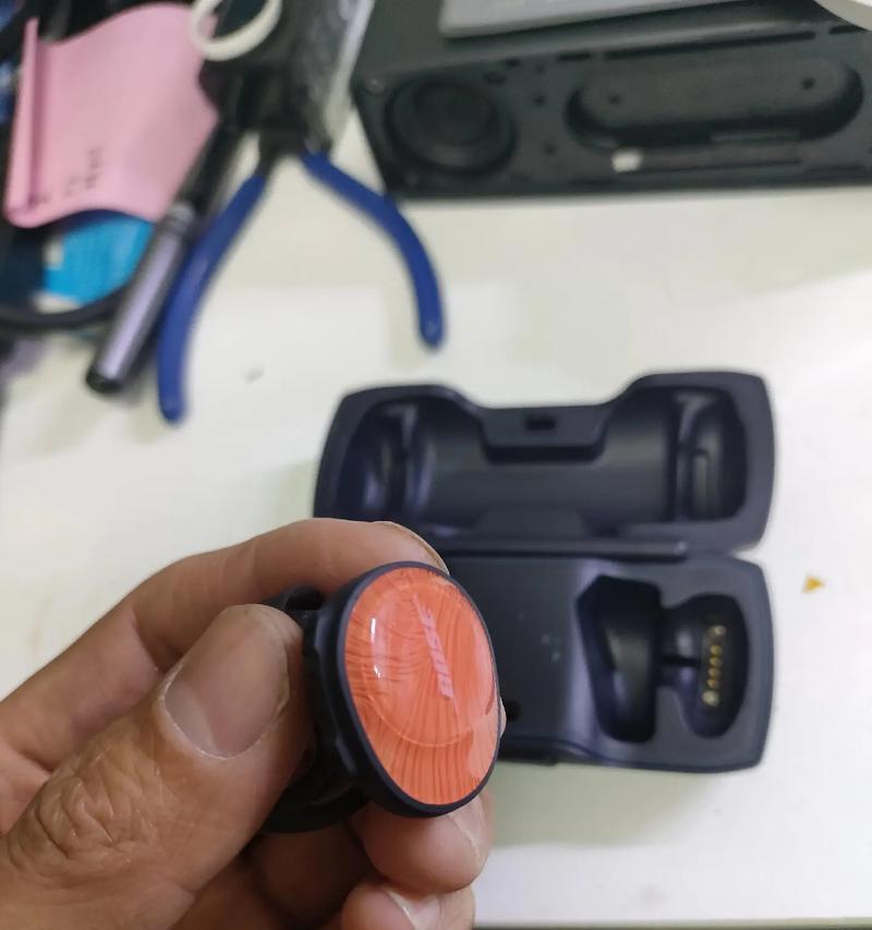 蓝牙耳机变黑了怎么清洁？保持耳机外观的方法有哪些？  第2张